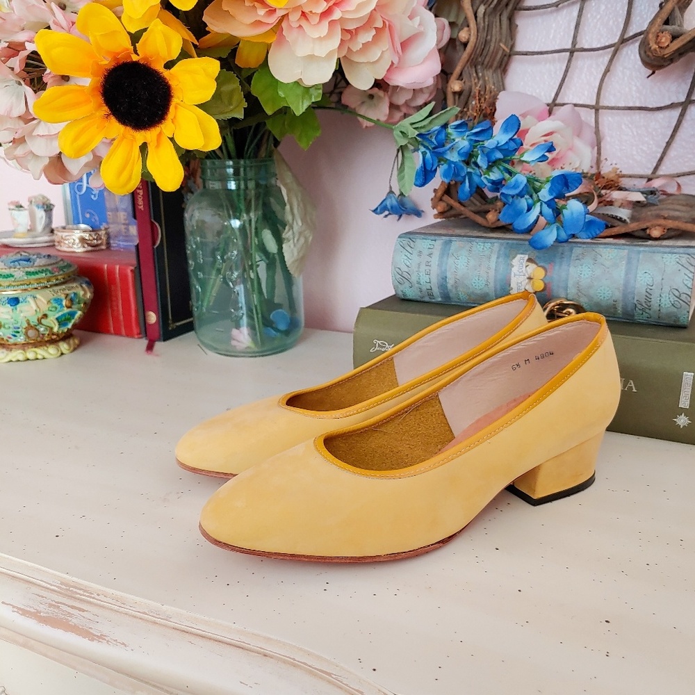 Vintage 60s Jack Rogers Yellow Kitten Heels